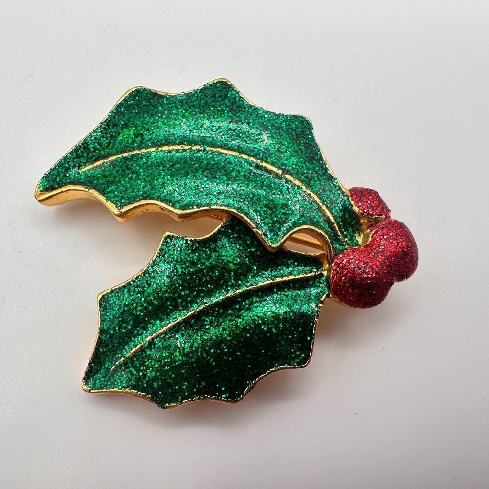 Vintage 90s Christmas Pin Red Berries Green Enamel Gold Tone Brooch Jewelry